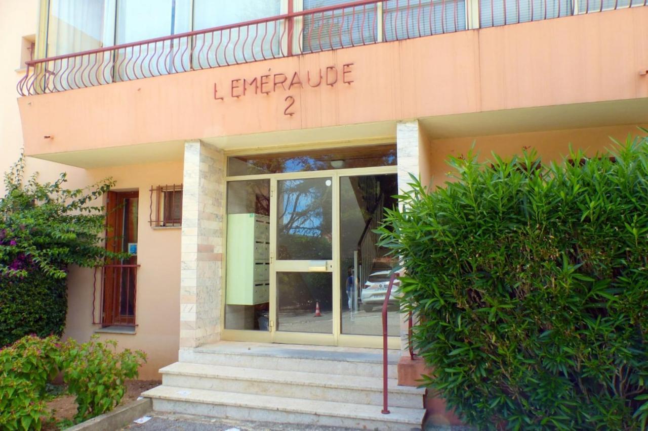 Bright Of 44 M With A Balcony Appartement